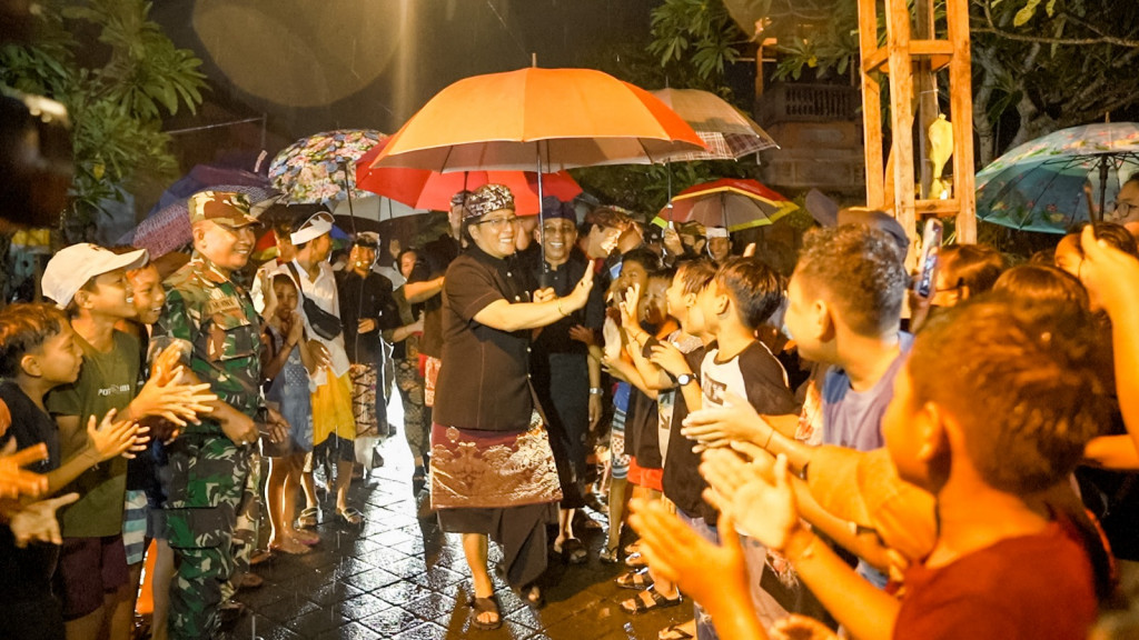 Bupati Giri Prasta Hadiri Perayaan Puncak HUT ST. Tria Sundhari Ke-43